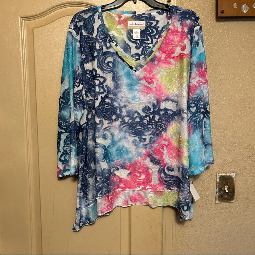Alfred Dunner Women's V-Neck Watercolor Lace Print Top - Multi
